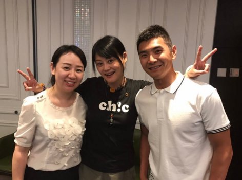 国家一级演员何静近照,19岁成名上春晚,两次离