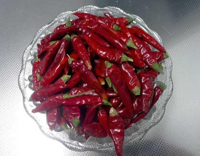 老奶奶腌制的白萝卜比肉都好吃,酸甜脆特别爽口,40年经验分享