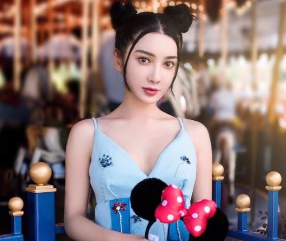 奔跑吧中的她跳楼自杀,有望成为柳岩第二,曾