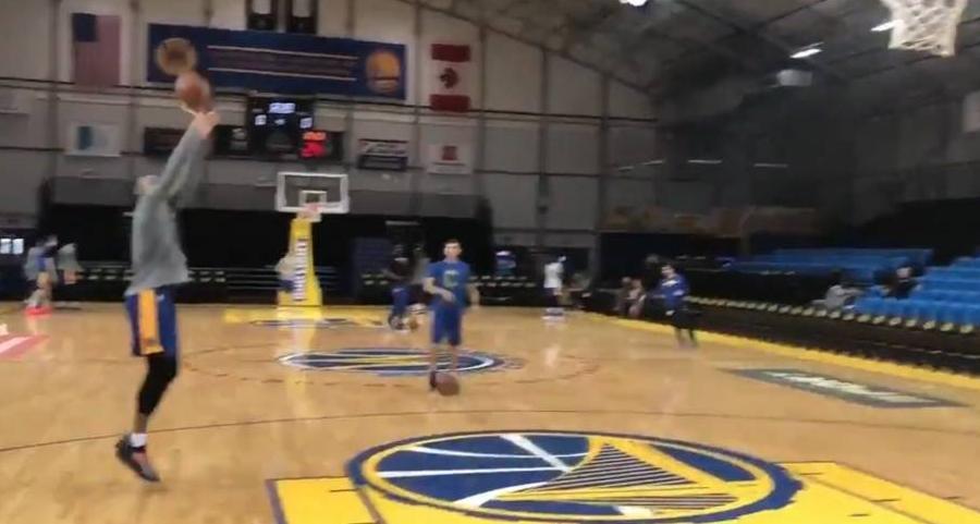 仅8小时4消息!火箭有意JR,尼克杨终于签约,勇