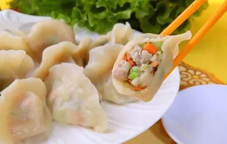 大厨秘诀:饺子馅这样调，锁水提鲜，立刻好吃10倍!