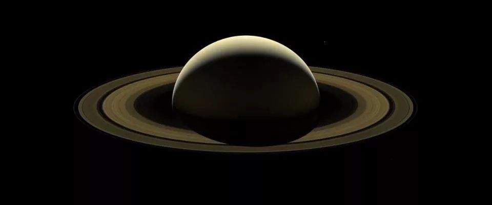 地球上的深海微生物，或许能存活于土星的卫星之上