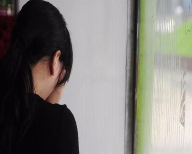 婆婆悄悄把房子过户给小姑子,开始我哭了,后来