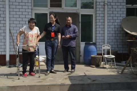 安平县政协委员献爱心 扶贫帮困显真情