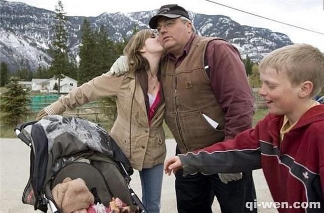 59岁男子娶27位妻子，不断受到当地政府的指控