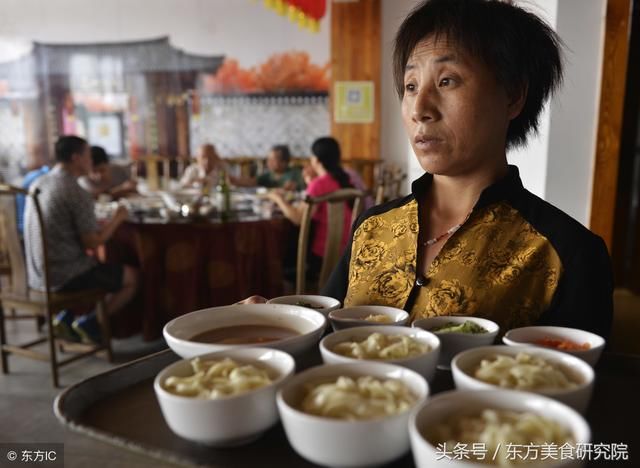 直击服务员管理痛点,说说你见过的服务员形象