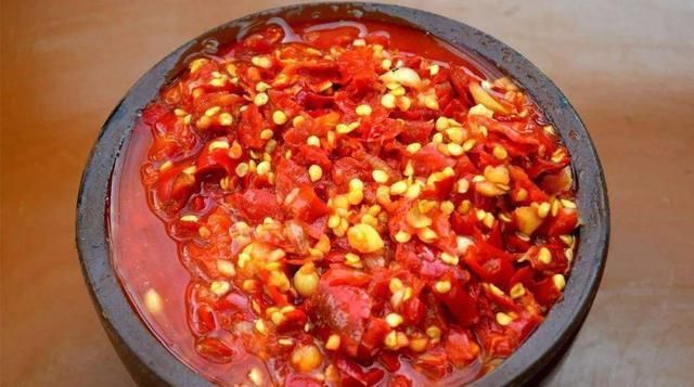 吃辣吃得很厉害