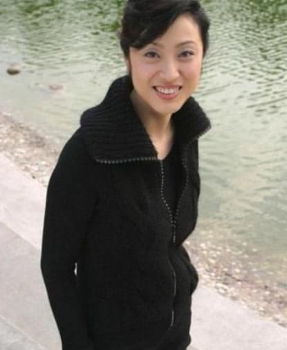 曾被骗钱骗感情，宁和85岁老父亲相依，54岁陈法蓉如今仍单身