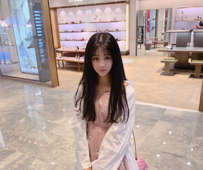杨清柠晒美照,a美女撞脸四美女千年鞠婧,网美女照片拍中年街图片