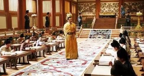 秦桧后人高中状元,乾隆当面问其祖宗是谁?他的7字回答流传至今