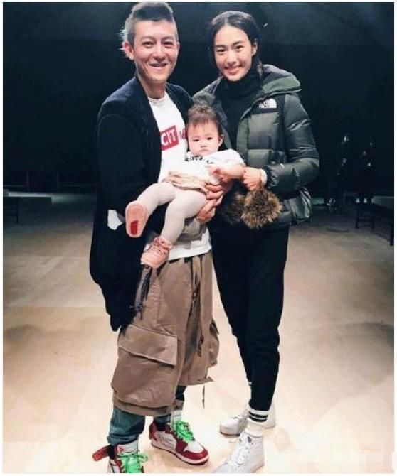 张柏芝生三胎,网友给谢霆锋微博留言:锋哥,你前