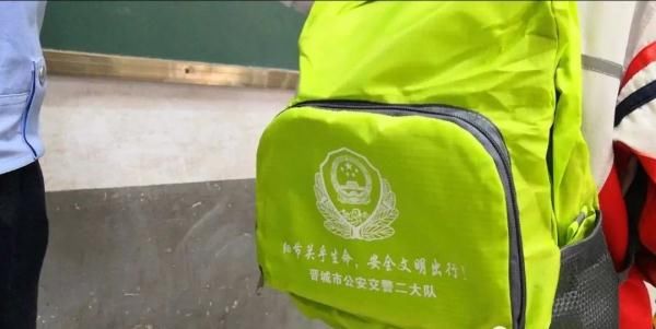 斑马线前礼让他人