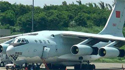 菲官员证实:中国空军一架军机降落菲律宾