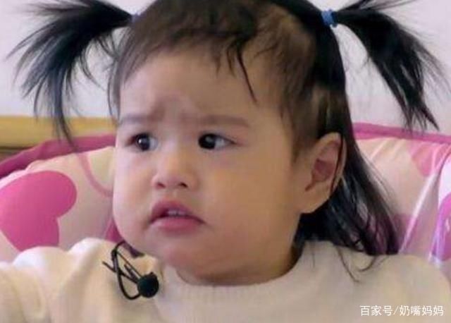 包贝尔女儿长大了，当初被说丑萌，现在颜值开始向妈妈包文婧靠拢