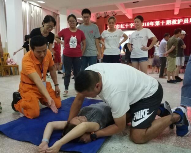 宜宾市红十字会举办2018年第十期免费救护员