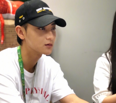 黄子韬表示微博改名次数不够用,一年过去三分