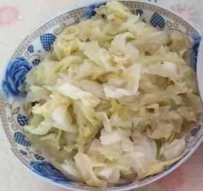突袭城里大姐家，不想看到这样一桌菜，临走我偷偷留下1000元！