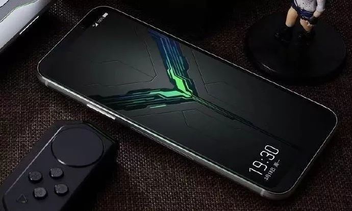 黑鲨游戏手机2外观公布:非异形全面屏