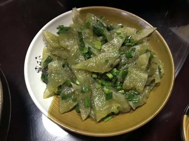 3.8节疯玩，深山里大聚会，一大桌奇异美食，吃嗨了