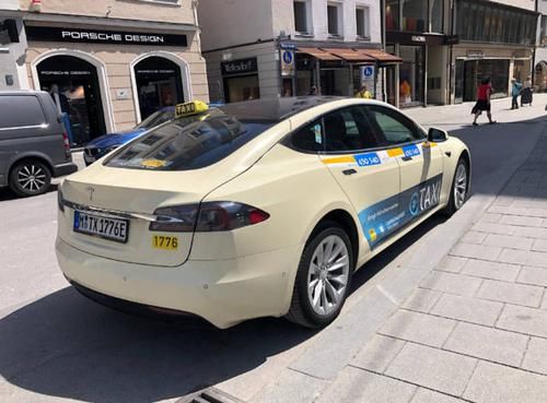 国出国旅游和国内旅游