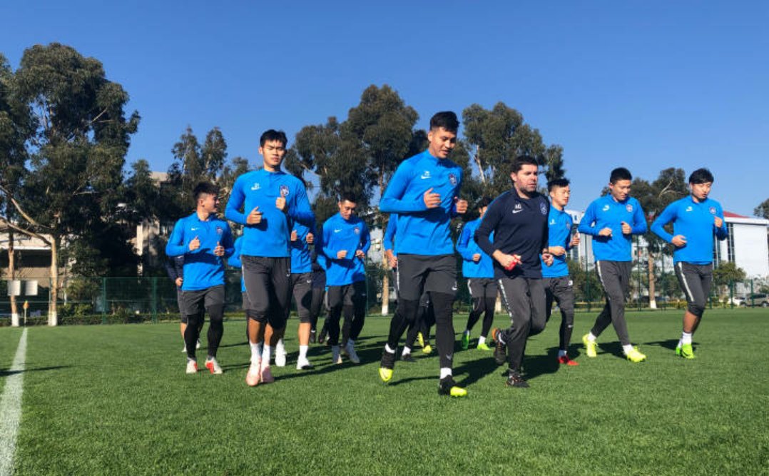 天津泰达足球俱乐部在海埂训练基地开始冬训,