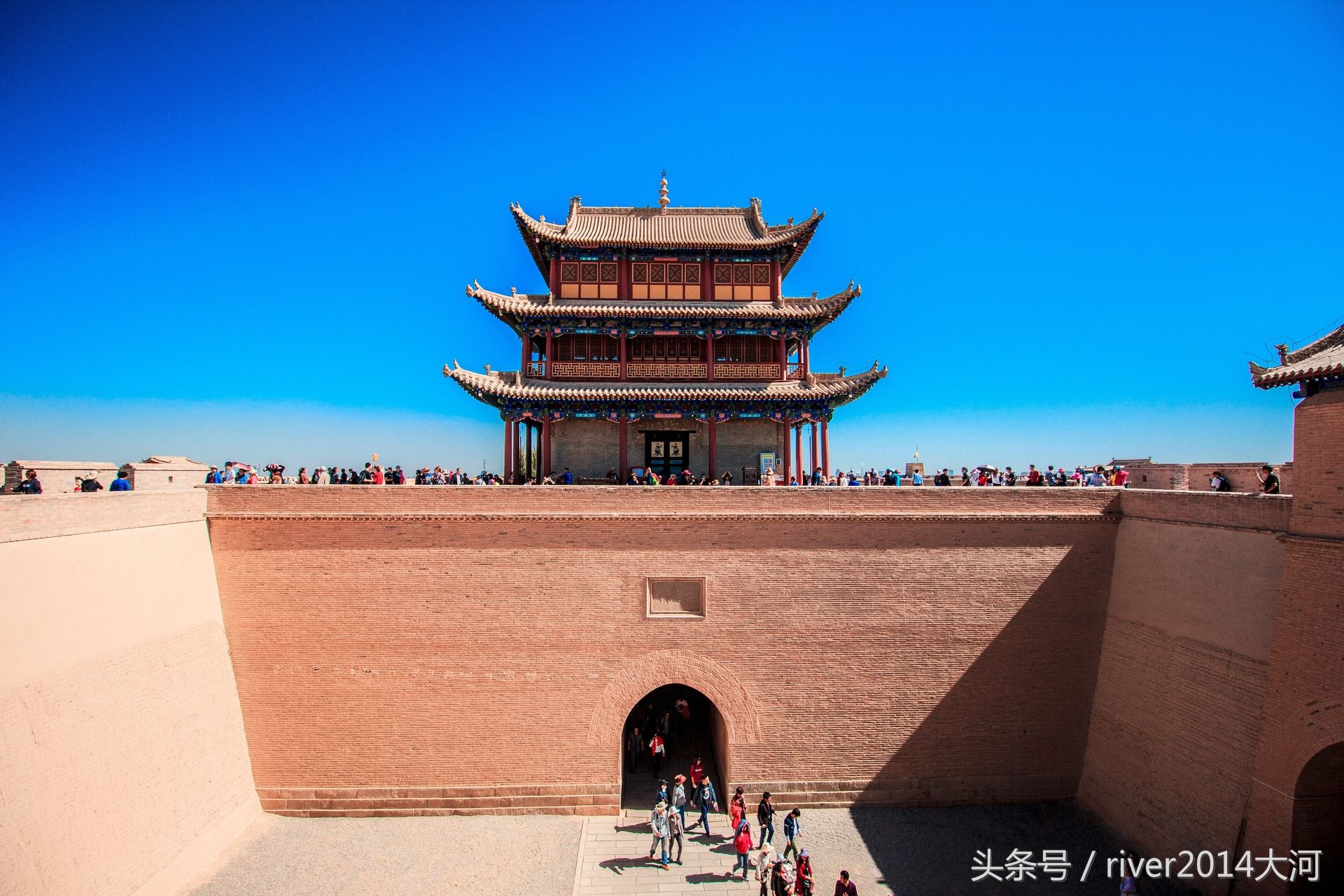 比山海关早9年，长城上这座关隘被誉为“天下第一雄关”