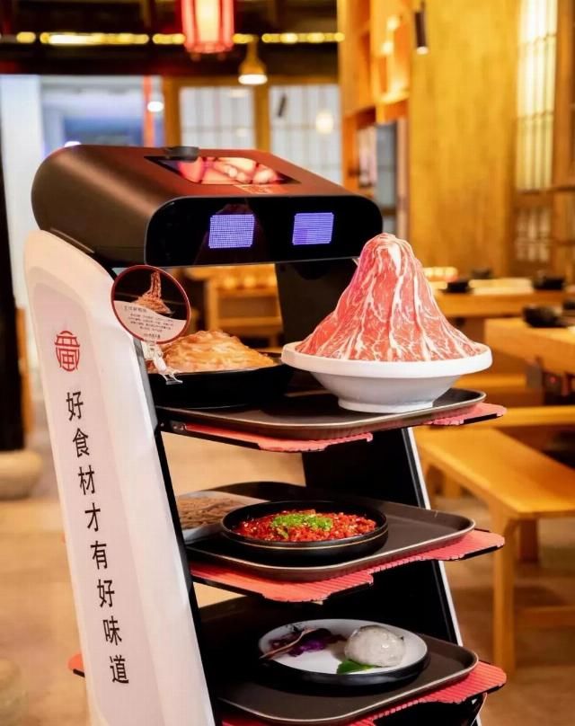 餐厅里面的智能机器人
