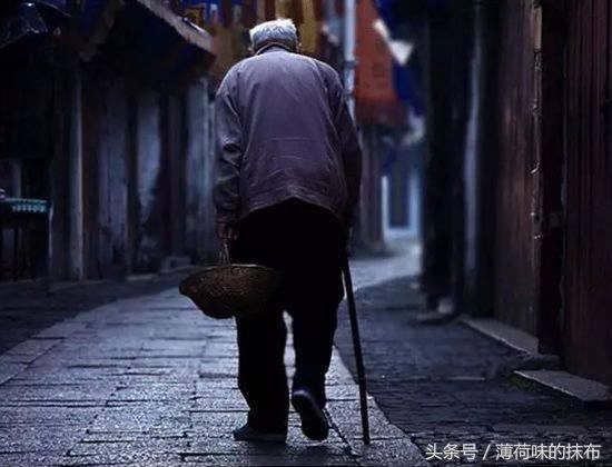 网易云音乐排名前三的《广东十年爱情故事》正