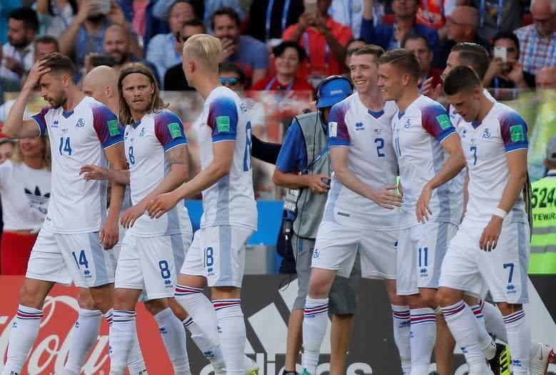 黑马!世界杯首秀,这队就逼平上届亚军,梅西尴尬