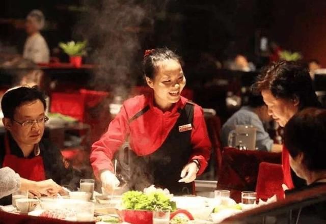 抖音美食玩坏海底捞,网红吃法终于让海底捞受