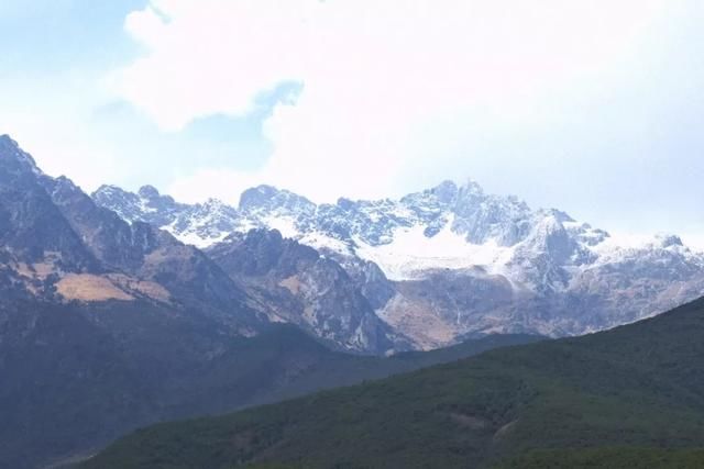 这座民宿位于玉龙雪山脚下第一村旁，是99％的游客都不知道的秘境