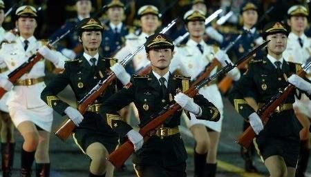 为什么中国仪仗队，女兵身高不得低于178cm?没想到还有这么大学问