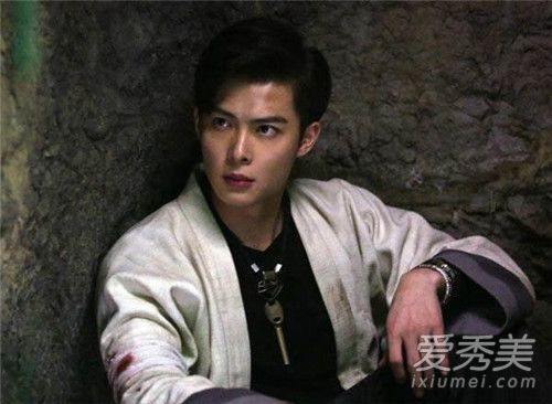 沙海梁湾张日山都有麒麟血吗是什么关系 沙海