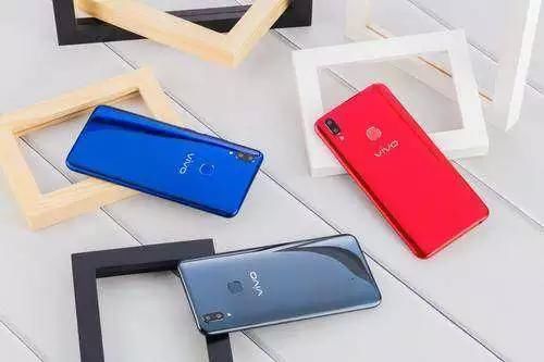 相差201元!vivoZ1和荣耀Play差别在哪里?