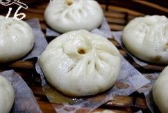 胡萝卜玉米肉馅包子