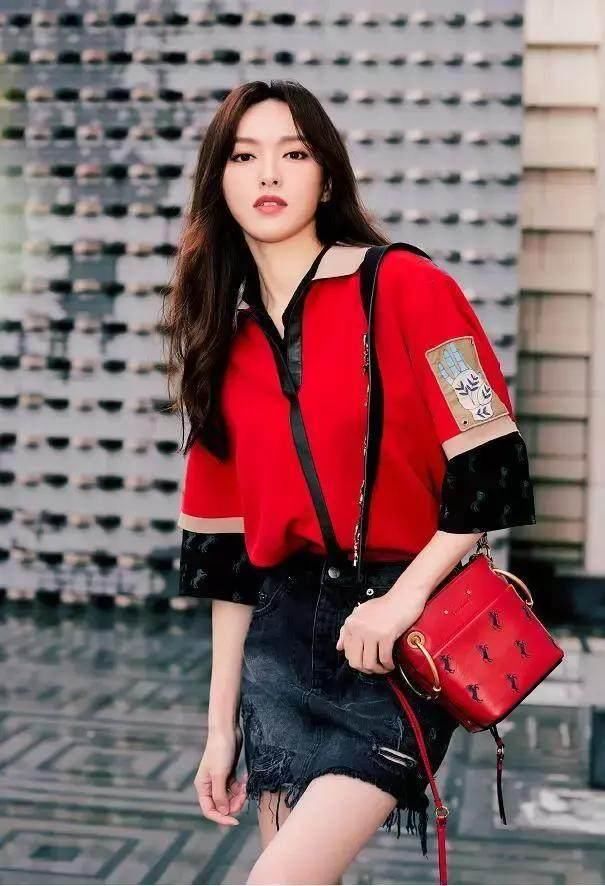 明星爱收藏什么?白敬亭爱鞋如命,杨幂有几百支