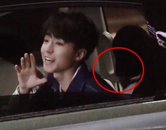 王俊凯开车录快本,副v女生却坐个女生,看清正脸脖子男生女生闻图片