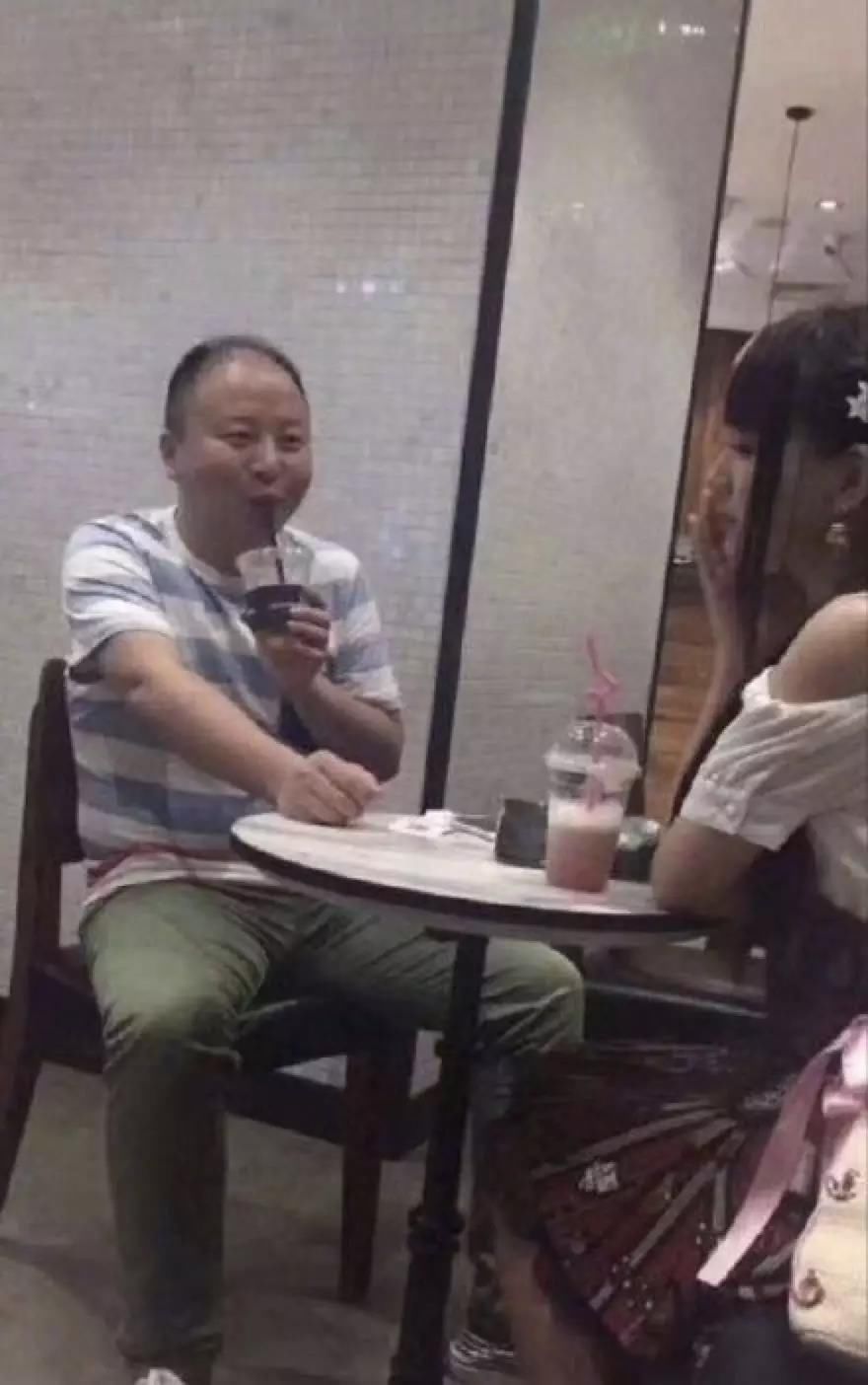 “油腻大叔”迎娶AC娘，快手这是想用土味二次元迎战抖音