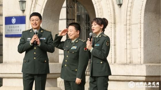 和军旅艺术家与北科大师生共同纪念五四运动1