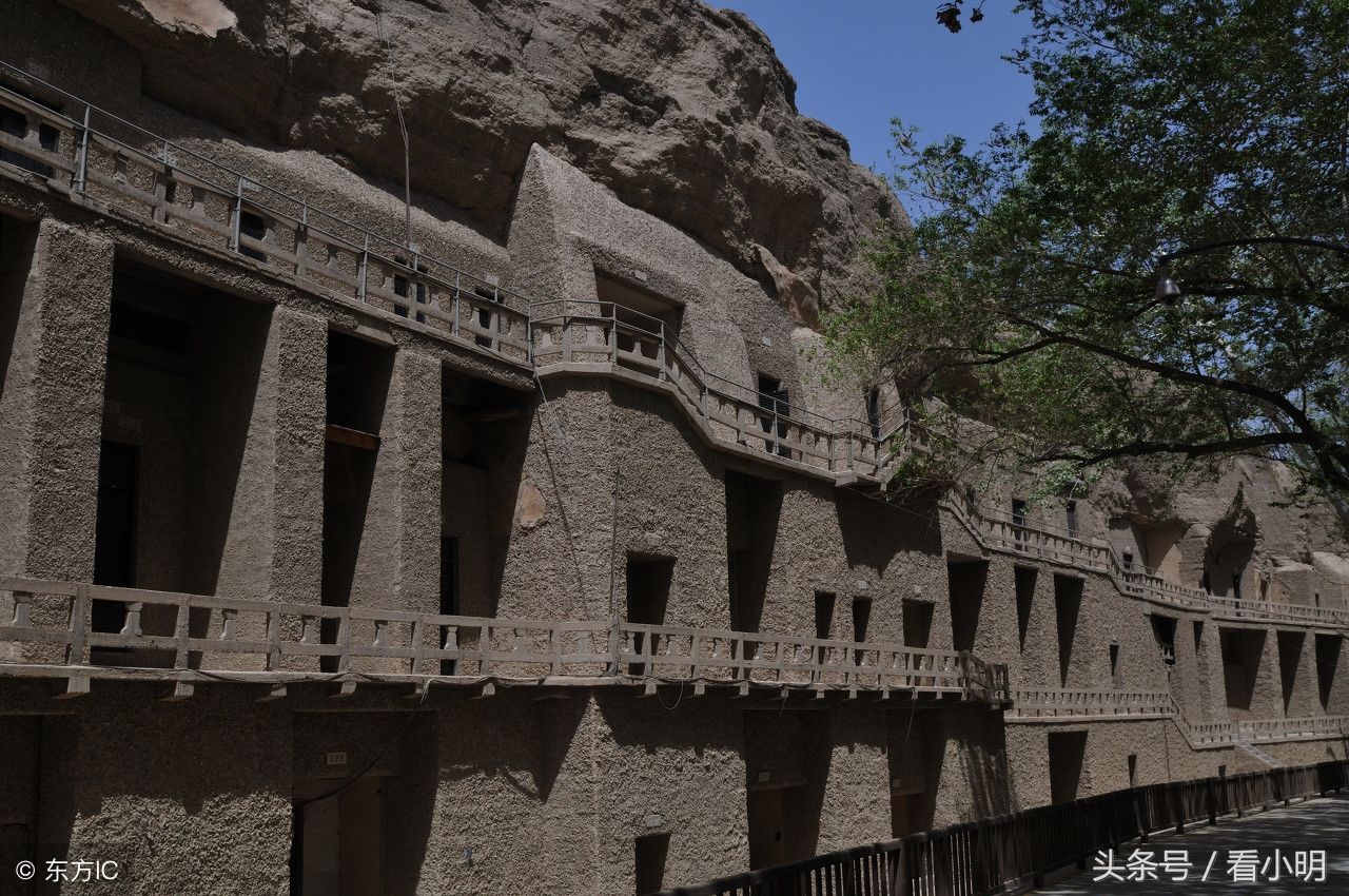 中国最著名的石窟，珍贵的文物有5万件，一大半流落于世界各地
