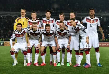 世界杯德国队输了比赛,却把矛头对准了球迷,厄