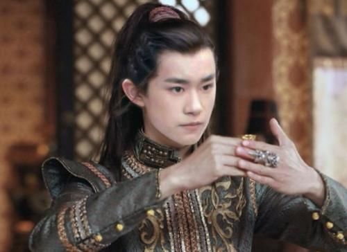 像易烊千玺声音的人