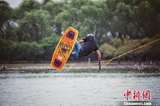 兰州新区“打包”整合“游沙玩水”体验项目引客乐游