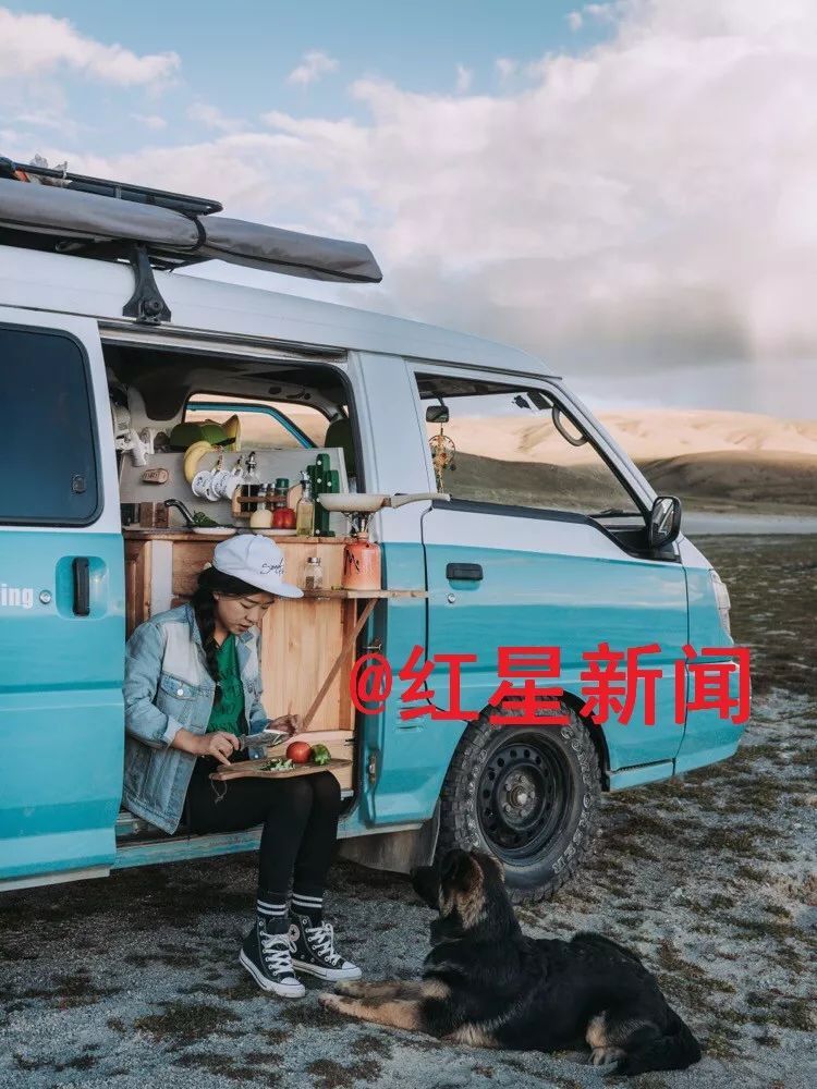 广州情侣自驾面包车环游中国走红 公安部门：浪漫，但涉嫌非法改