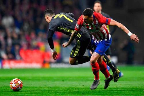 欧冠-C罗重炮被扑 VAR否马竞点球 尤文上半场