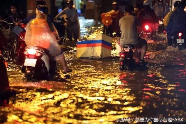 去越南旅行注意啦,胡志明市暴雨淹没严重!