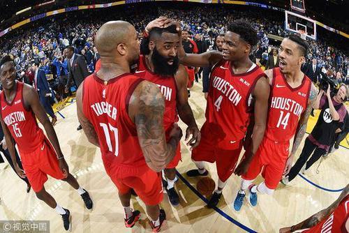 登哥率火箭6连胜 西决抢七后两度复仇勇士