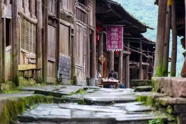 人间四月芳菲尽,古镇深巷炊烟袅 成都周边最冷门的5个古镇