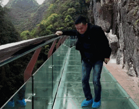 终于来了!浙江最长高空玻璃栈道开放!敢走我敬你是条汉子!