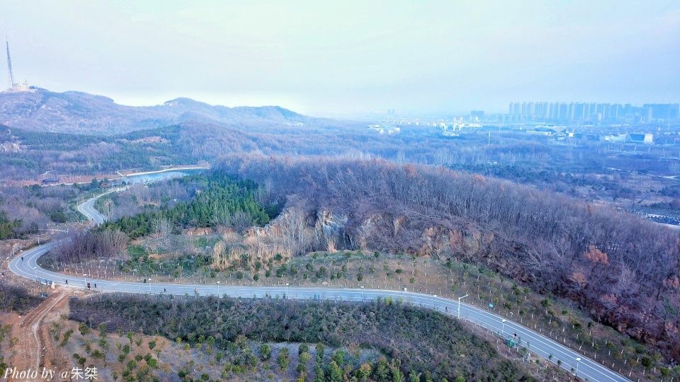 安徽这座建在金库上的城市，曾经的矿山深处藏着一个“月牙泉”